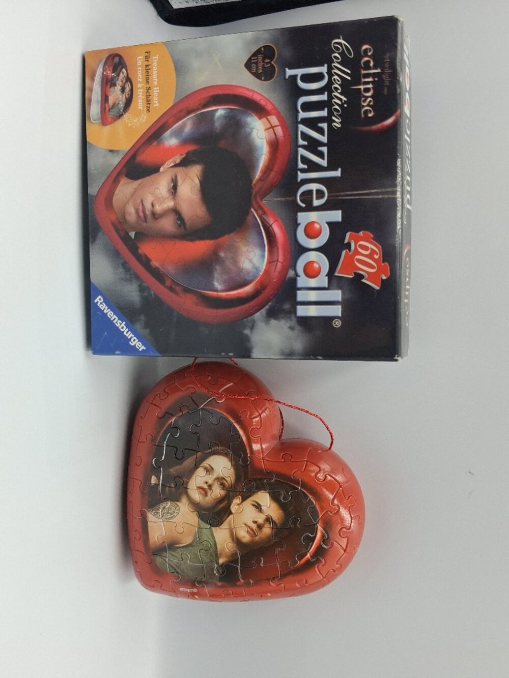 2010 RAVENSBURGER TWILIGHT ECLIPSE Treasure Heart Puzzleball JACOB